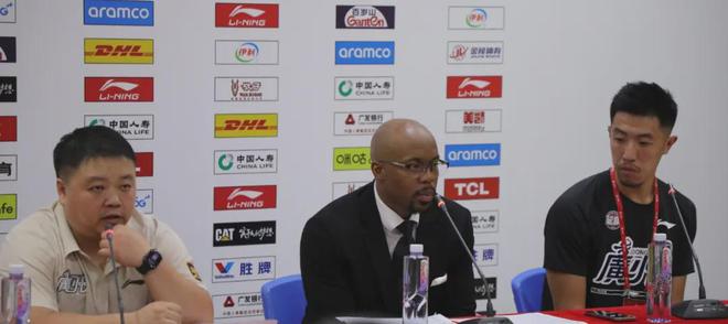 CBA常规赛赛程吃紧，阿贾克斯今夜单刀错失，赛场秩序良好，控场能力受关注的简单介绍