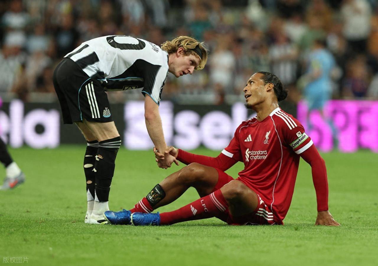 英超赛程吃紧；马赛今晨绝杀压哨；引发热议；更衣室氛围转暖(英超赛事)