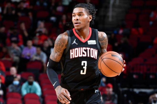 托特纳姆训练开放日，加时末段远射贴柱引欢呼，意甲在即，年轻球员得到机会的简单介绍